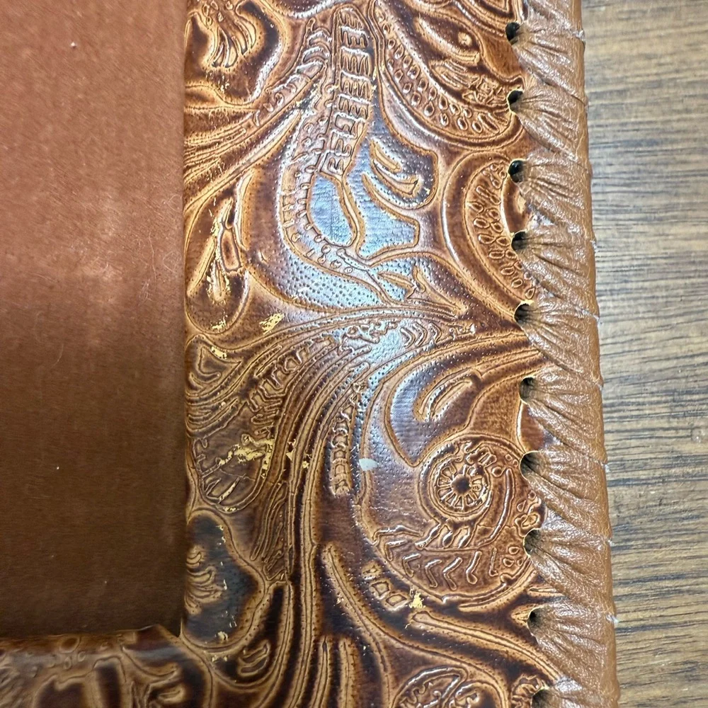 Light Brown‎ Leather Picture Frame with Velvet lining